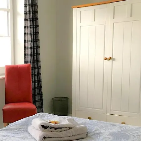 Diekkier Modern Retreat *